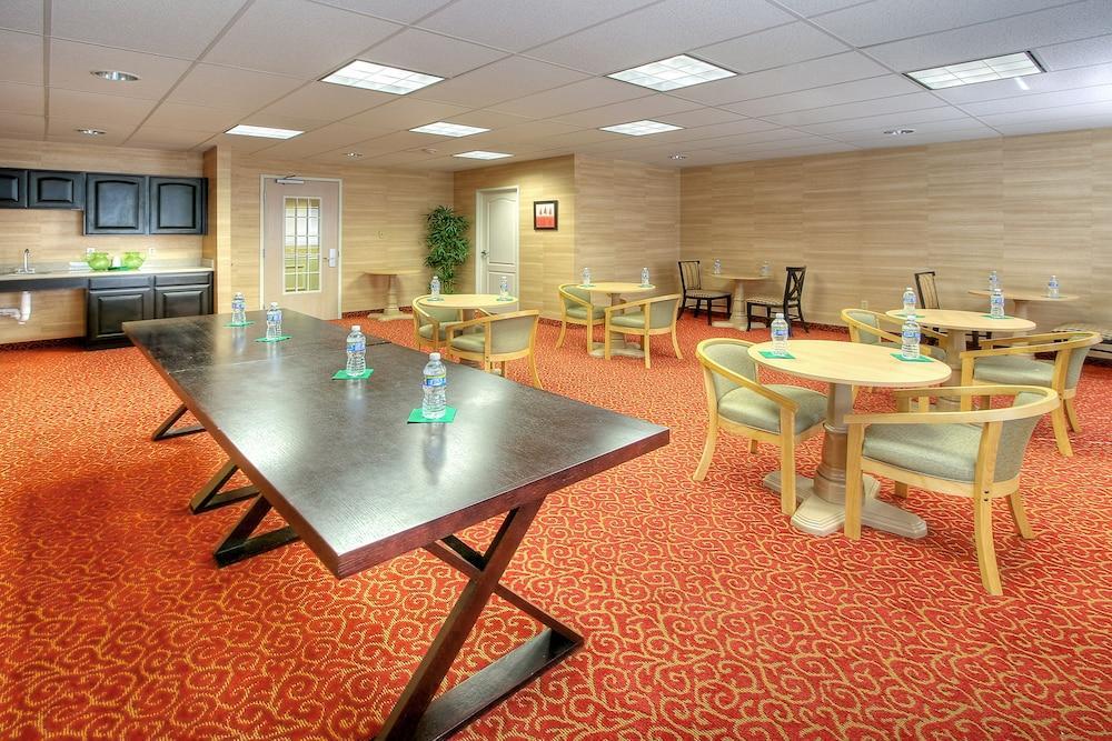 Holiday Inn Express And Suites - Tucumcari, An Ihg Hotel Exterior photo