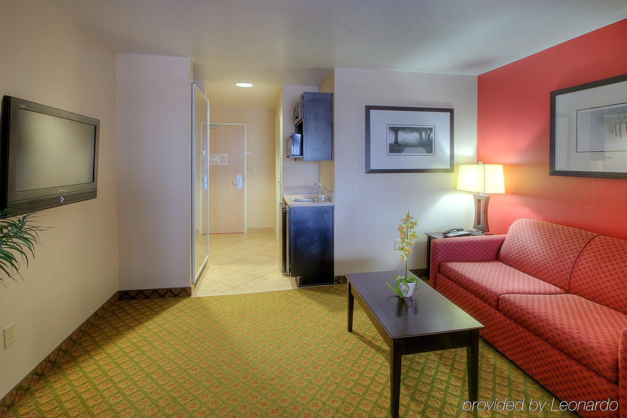 Holiday Inn Express And Suites - Tucumcari, An Ihg Hotel Room photo