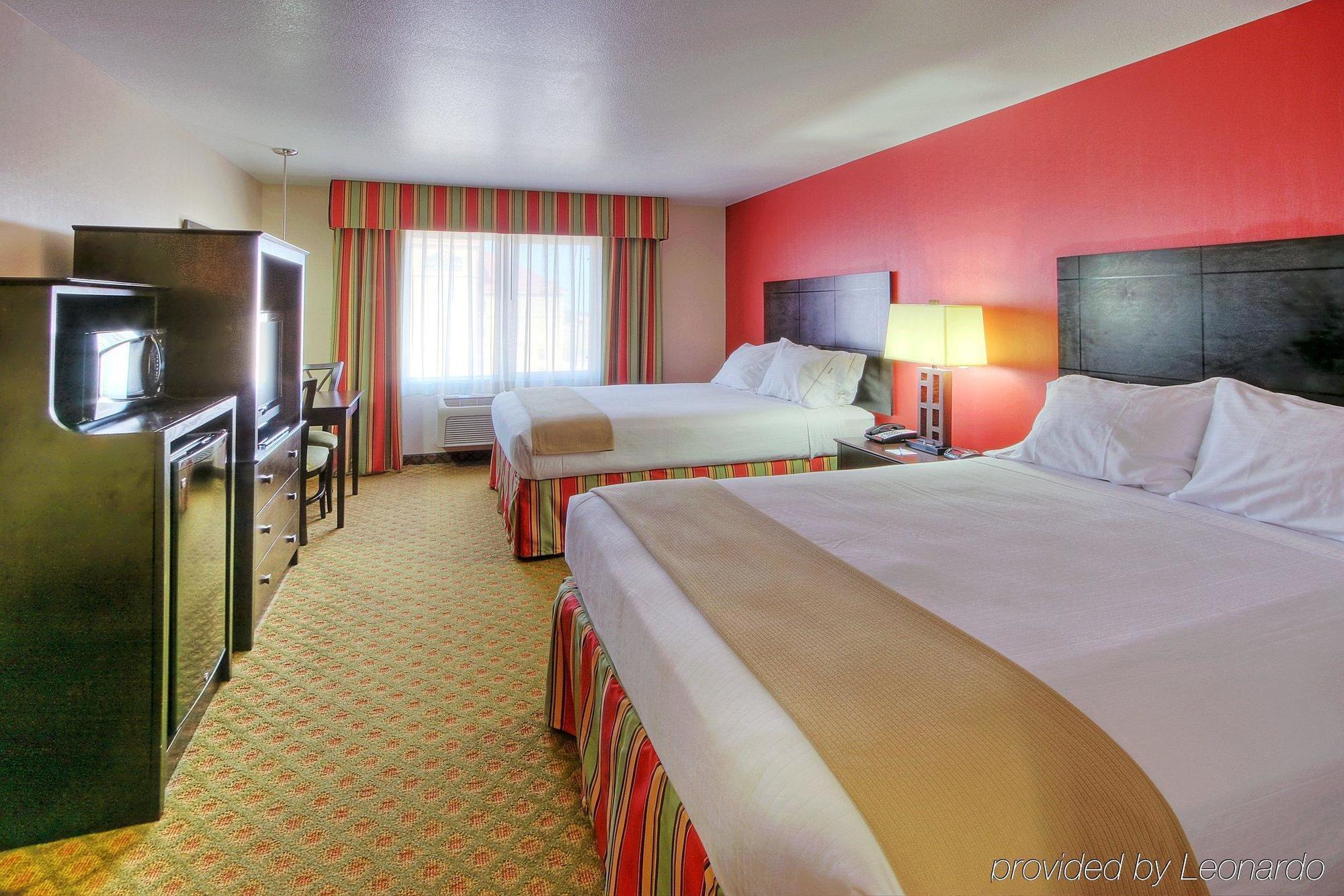 Holiday Inn Express And Suites - Tucumcari, An Ihg Hotel Room photo