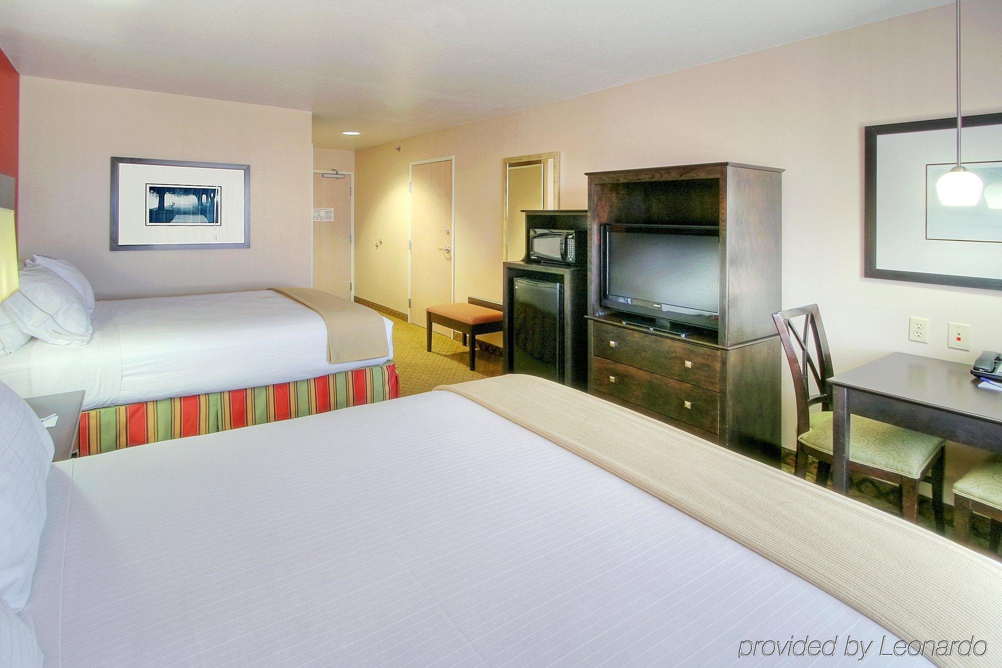 Holiday Inn Express And Suites - Tucumcari, An Ihg Hotel Room photo